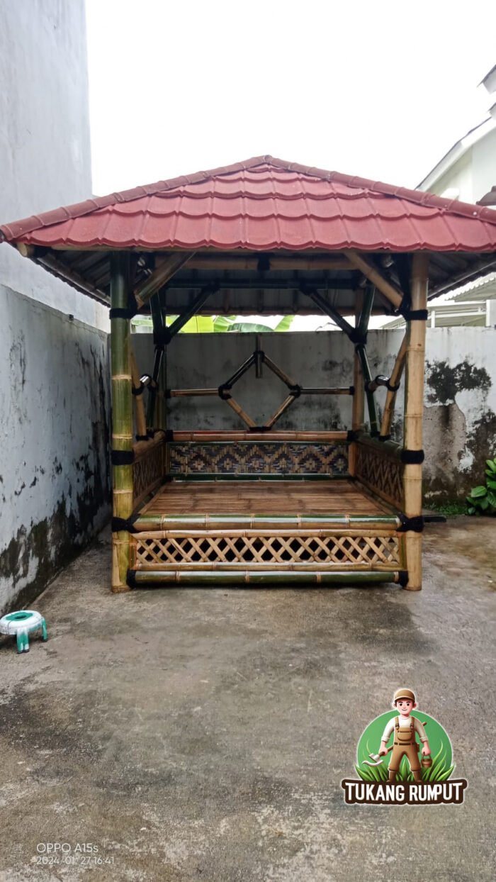 Saung bambu 2x2