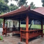 Jual Gazebo Kayu Kelapa 3x3 Desain Bangku di Dalam Free Meja