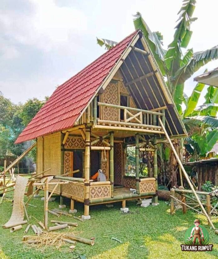 Rumah Bambu Segitiga