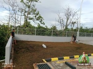 Proyek Penanaman rumput Golf