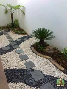 Taman Minimalis dengan Batu Koral